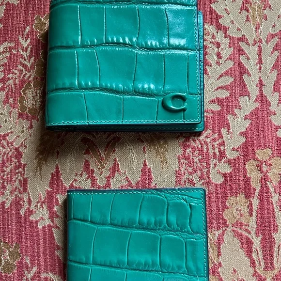 Coach 3 in 1 Wallet Embossed Croc - Picture 2 of 6